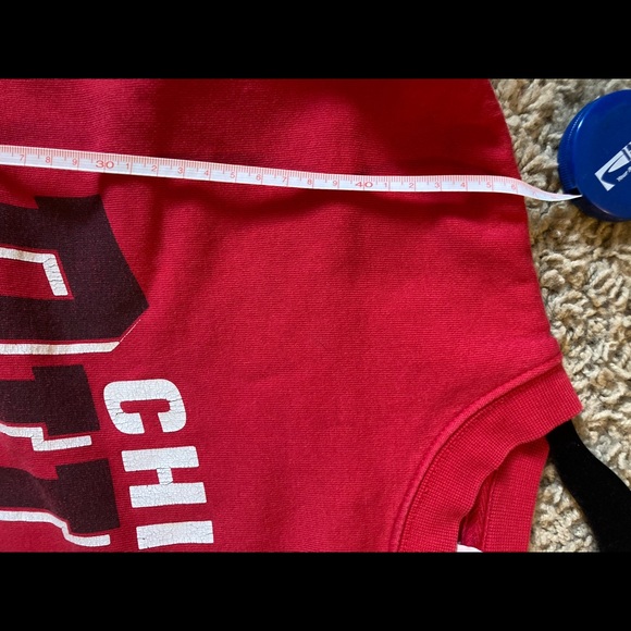 Vintage cutoff Chicago Bulls sweatshirt - Picture 5 of 7